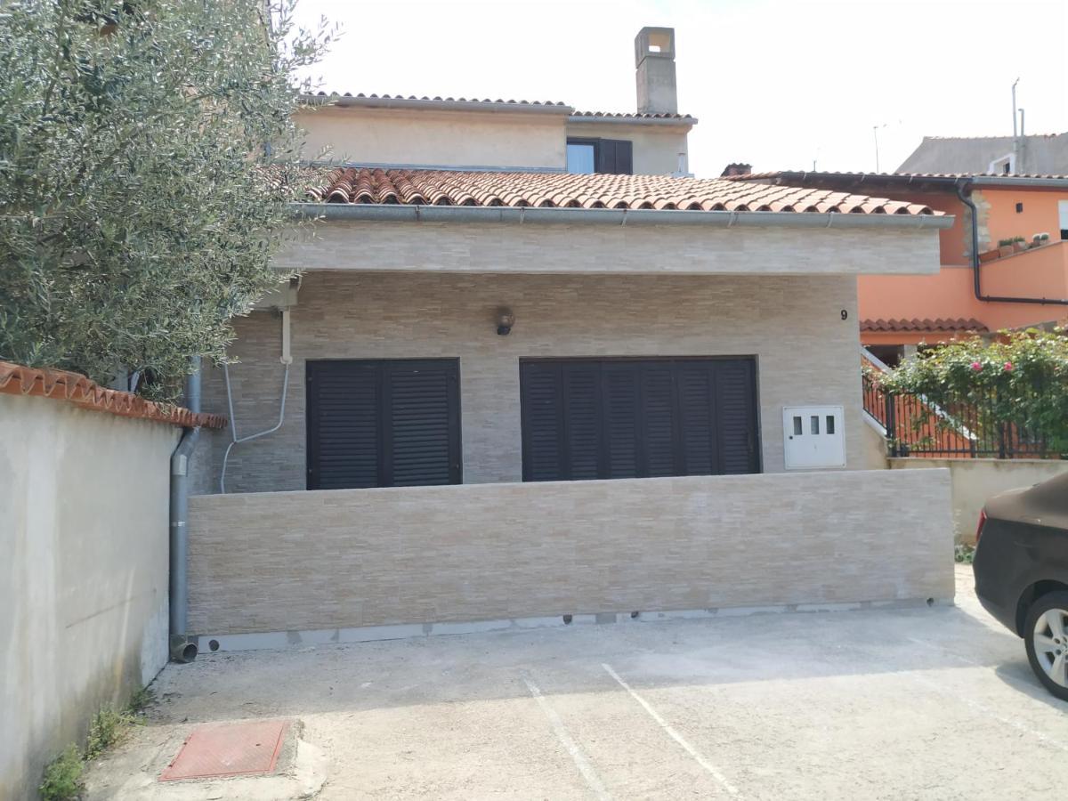 Apartments Zlatko Pula Exterior photo