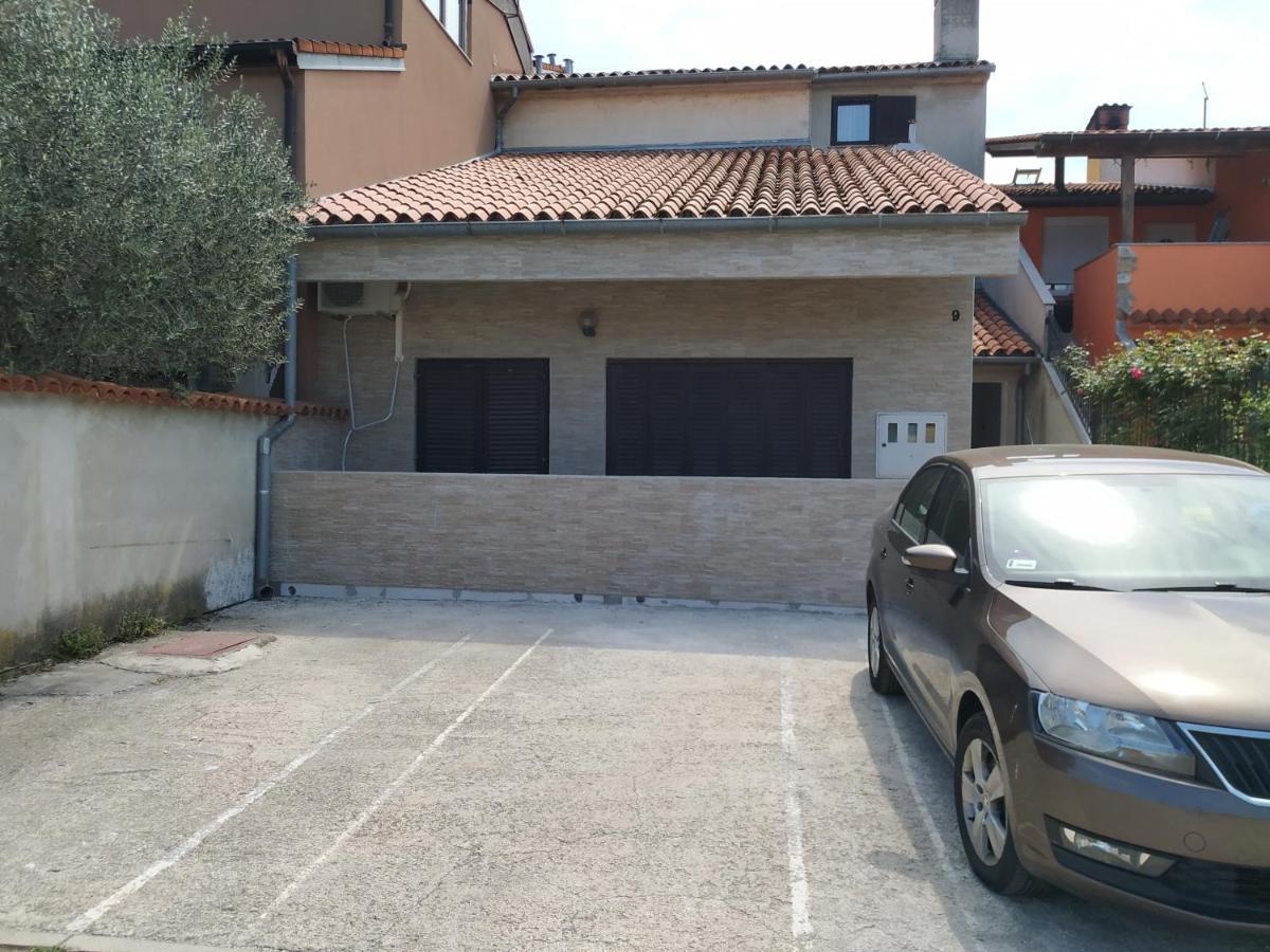 Apartments Zlatko Pula Exterior photo